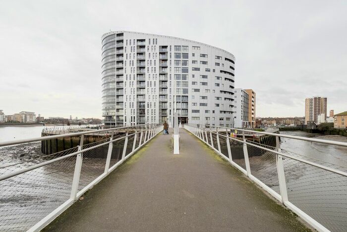 3 Bedroom Flat To Rent In Dowells Street, New Capital Quay, Greenwich, SE10