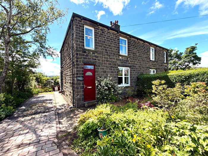 3 Bedroom Semi Detached House For Sale In Ingbirchworth Road, Thurlstone, Sheffield, S36