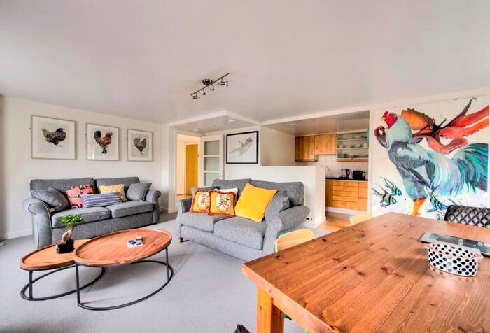 2 Bedroom Flat To Rent In , Calton Road, Edinburgh, EH8