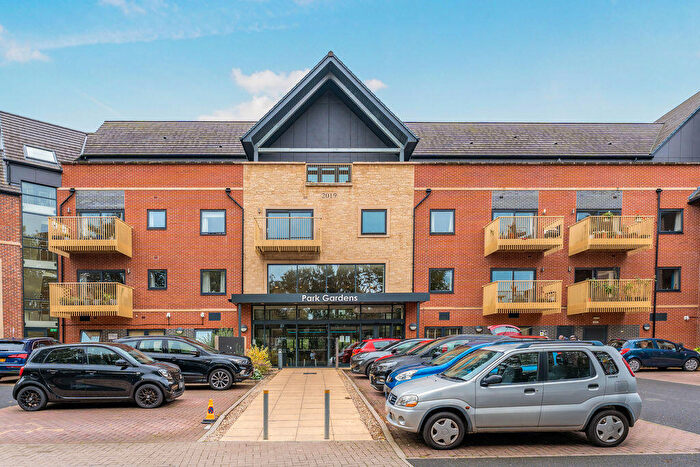 2 Bedroom Apartment For Sale In Park Gardens, Bath Road, Banbury, OX16