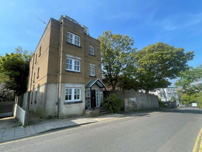 1 Bedroom Flat To Rent In Howard Place, Brighton, East Sussex, BN1