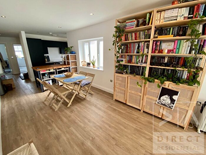 2 Bedroom Flat To Rent In Ewell Road, Surbiton, KT6