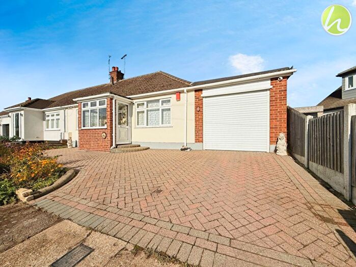 2 Bedroom Semi Detached House For Sale In Vincent Close, Corringham, SS17