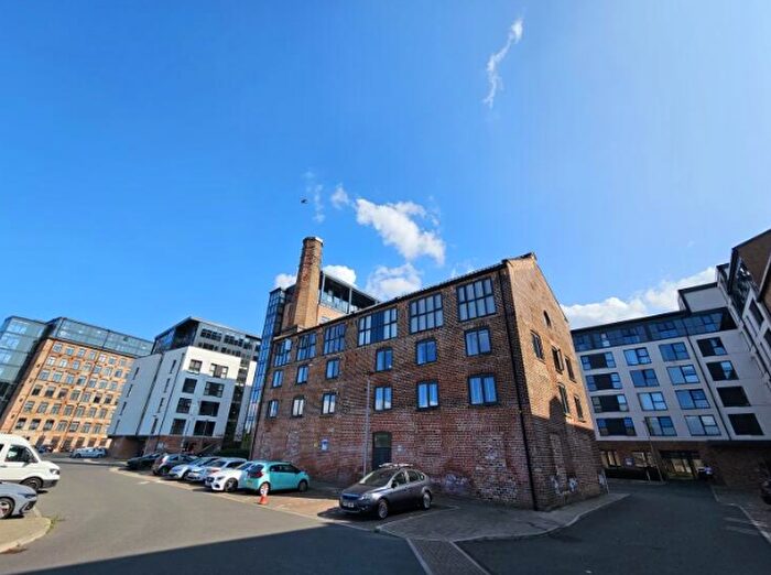 2 Bedroom Flat For Sale In Atkinson Street, Leeds, LS10