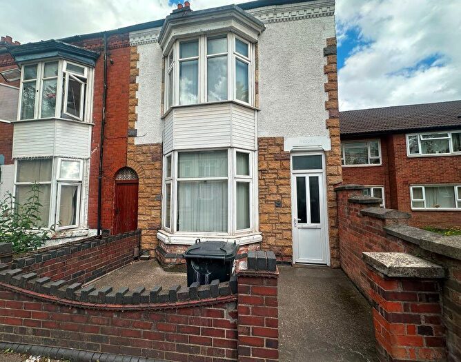 3 Bedroom Terraced House For Sale In Fosse Road South, Leicester, LE3