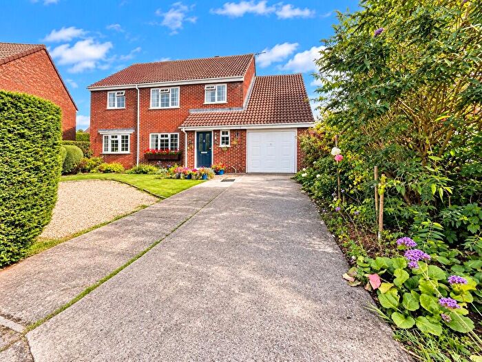 4 Bedroom Detached House For Sale In Cornwall Crescent, Yate, BS37