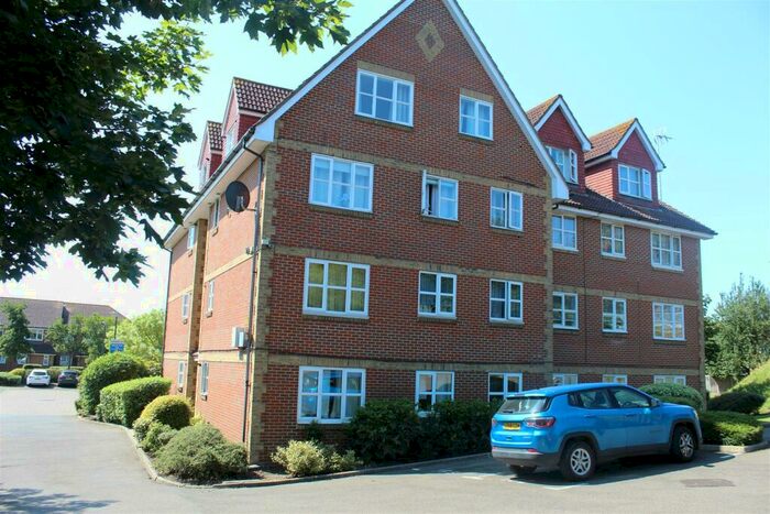 2 Bedroom Apartment To Rent In Canada Road, Erith, Kent, DA8