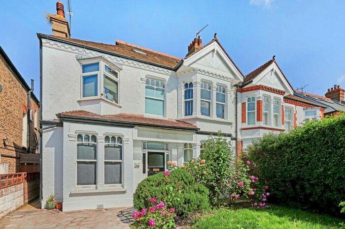 1 Bedroom Flat To Rent In Rodenhurst Road, London, SW4