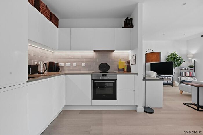 1 Bedroom Apartment For Sale In Regalia Close, London, Greater London, E16