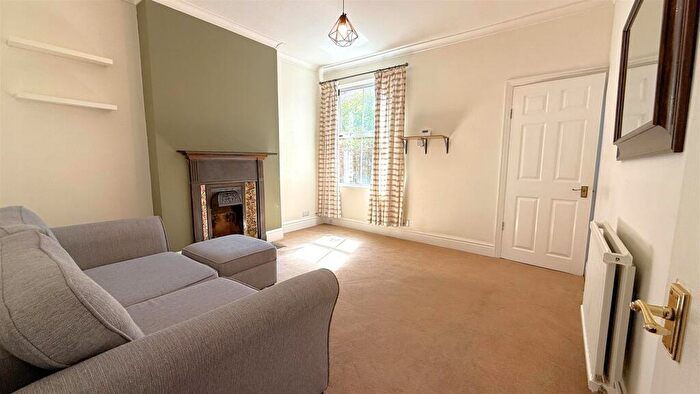 2 Bedroom End Of Terrace House For Sale In Warwards Lane, Selly Oak, Birmingham, B29