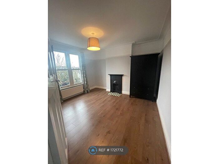 4 Bedroom Terraced House To Rent In Glencairn Road, London, SW16