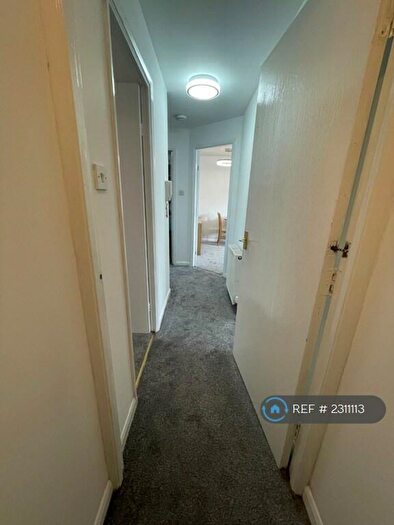 2 Bedroom Flat To Rent In Gogarloch Syke, Edinburgh, EH12