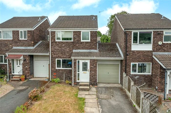 3 Bedroom Link Detached House For Sale In Lidgett Hill, Roundhay, Leeds, LS8