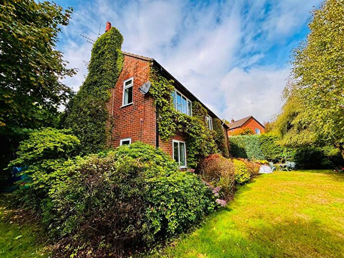 4 Bedroom Detached House To Rent In Friars Close, Cheadle, Stoke-On-Trent, ST10