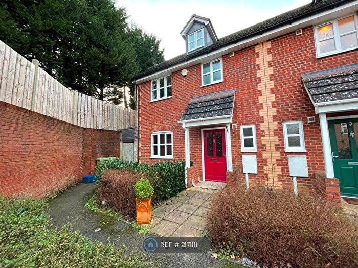 4 Bedroom Semi-Detached House To Rent In Walden Croft, Simpson, Milton Keynes, MK6