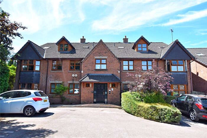 2 Bedroom Flat For Sale In Broad Lane, Burnedge, Rochdale, Greater Manchester, OL16