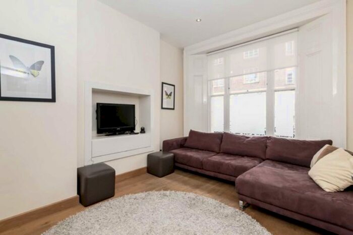 2 Bedroom Flat To Rent In Westbourne Grove Terrace, London, W2