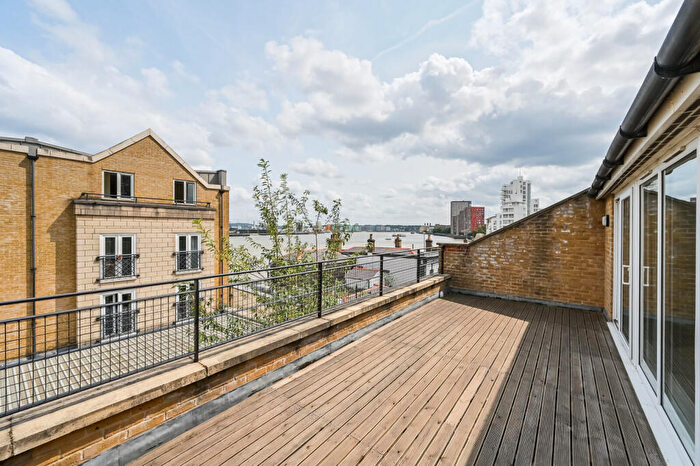 1 Bedroom Flat For Sale In Cold Harbour, , Canary Wharf, London, E14