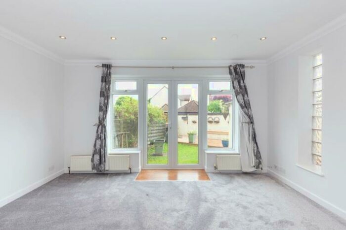 3 Bedroom End Of Terrace House To Rent In Lyneham Road, Bicester, OX26