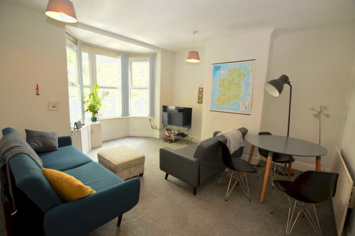 3 Bedroom Apartment To Rent In Ecclesall Road, S11