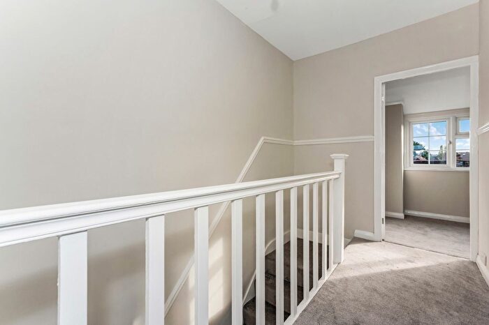 3 Bedroom Flat To Rent In Croydon Road, Beckenham, BR3
