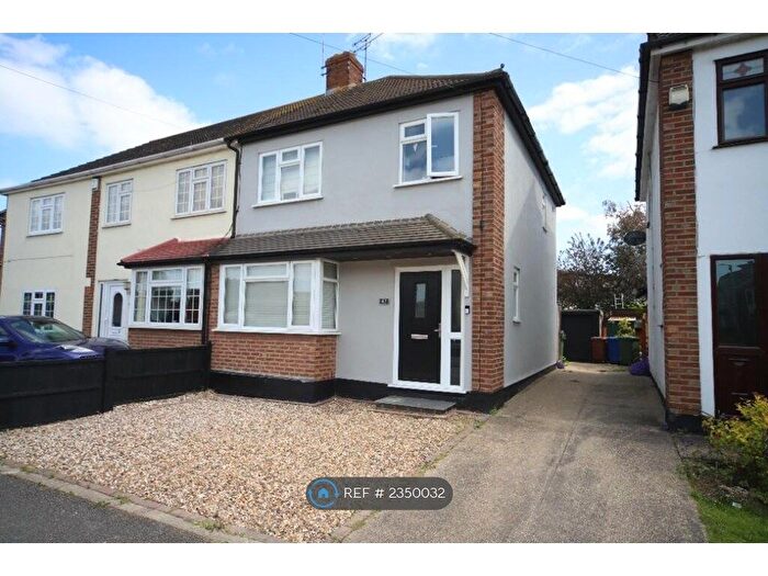 3 Bedroom Semi-Detached House To Rent In Valmar Avenue, Stanford-Le-Hope, SS17