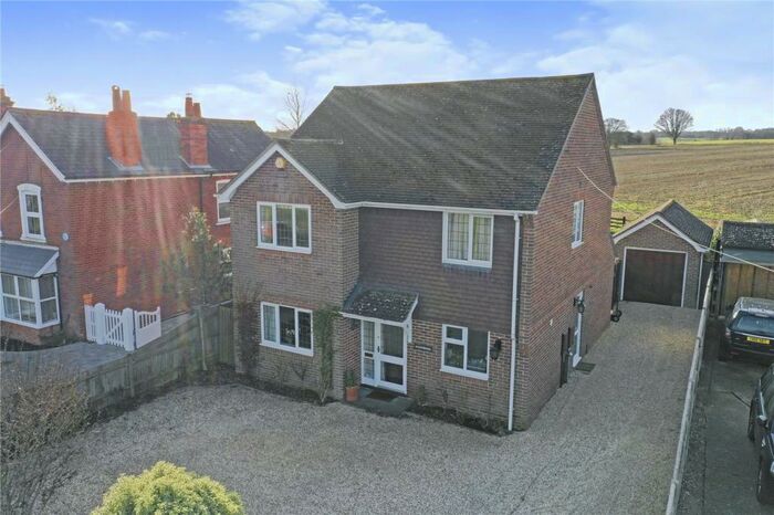 4 Bedroom Detached House For Sale In Theale Road, Burghfield, Reading, Berkshire, RG30