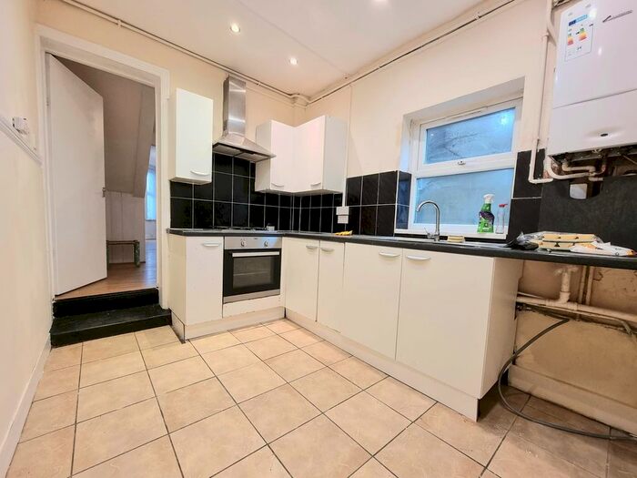 3 Bedroom Terraced House To Rent In London Road, Grays, Essex, RM20