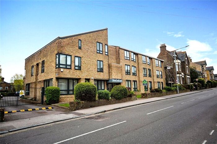 3 Bedroom Flat To Rent In Newton Road, Faversham, Kent, ME13