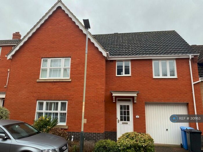 4 Bedroom Semi-Detached House To Rent In Beaufort Close, Norwich, NR6