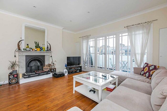 4 Bedroom Flat To Rent In Moreton Place, Pimlico, SW1V