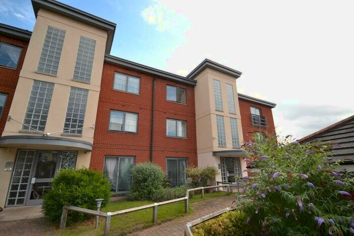 2 Bedroom Apartment To Rent In Quadrant Court, Jubilee Square, Reading, RG1