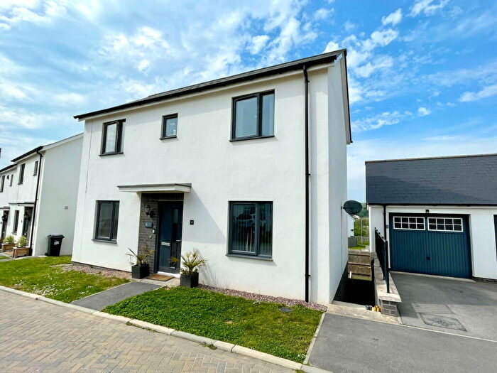 4 Bedroom Detached House For Sale In Gwartha Close, St Austell, PL25