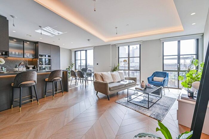 2 Bedroom Flat To Rent In Cleveland Street, Fitzrovia, London, W1T