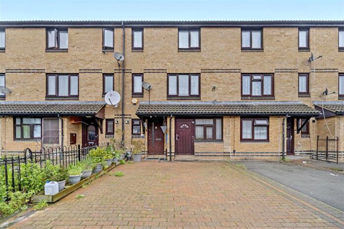 5 Bedroom Terraced House For Sale In Second Avenue, Plaistow, E13