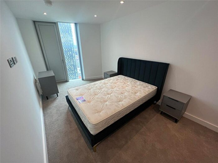 2 Bedroom Apartment For Sale In Thr, Silvercroft Street, Manchester, M15