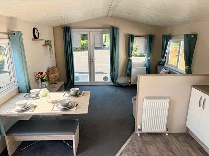 2 Bedroom Park Home For Sale In Carlton, Saxmundham, IP17