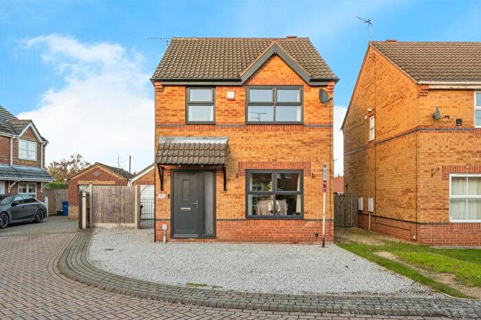 3 Bedroom Detached House For Sale In Monks Close, Dunscroft, Doncaster, DN7