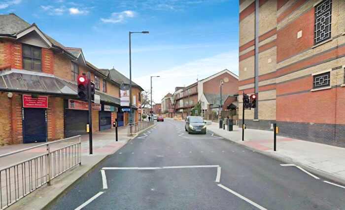 Studio To Rent In Greenhill Way Harrow  Le, Harrow, HA1