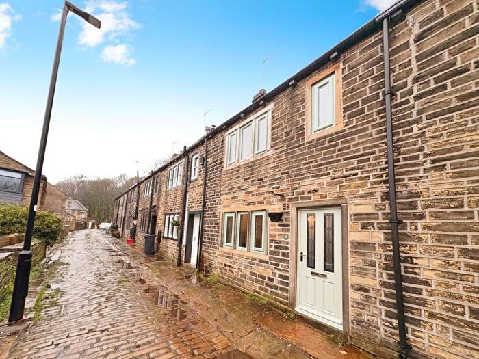 2 Bedroom Terraced House To Rent In Brighouse Wood Row, Brighouse, West Yorkshire, HD6