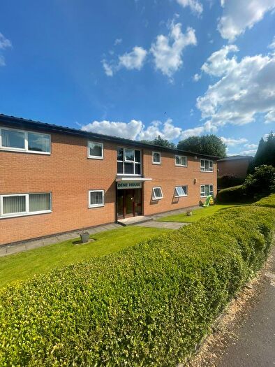 2 Bedroom Flat To Rent In Green Pastures, Stockport, SK4