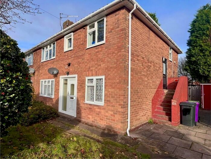 2 Bedroom Flat To Rent In Kenilworth Crescent, Parkfields, Wolverhampton, WV4