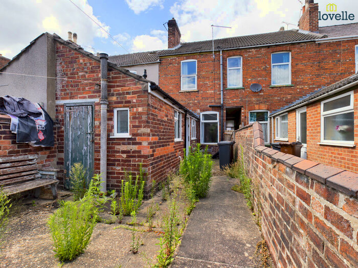 3 Bedroom Flat To Rent In Norris Street, Lincoln, LN5
