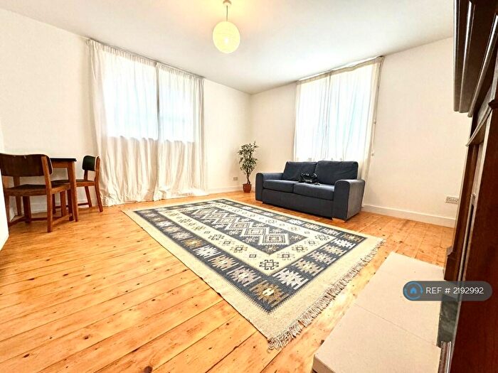 2 Bedroom Flat To Rent In Stamford Grove West, London, N16