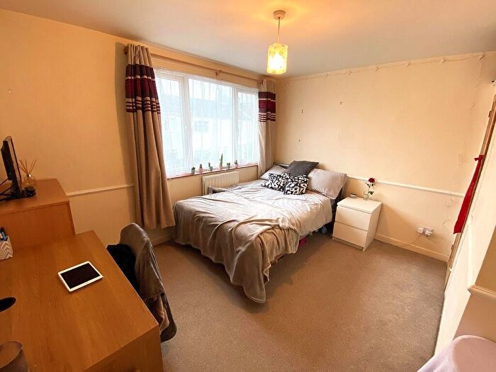 3 Bedroom Terraced House To Rent In Goodwood Road, Southsea, PO5