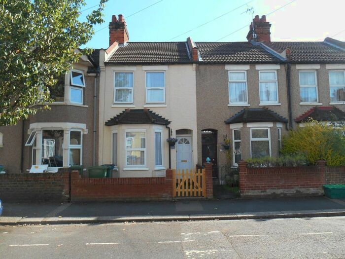2 Bedroom Terraced House To Rent In Princes Avenue, Watford, WD18