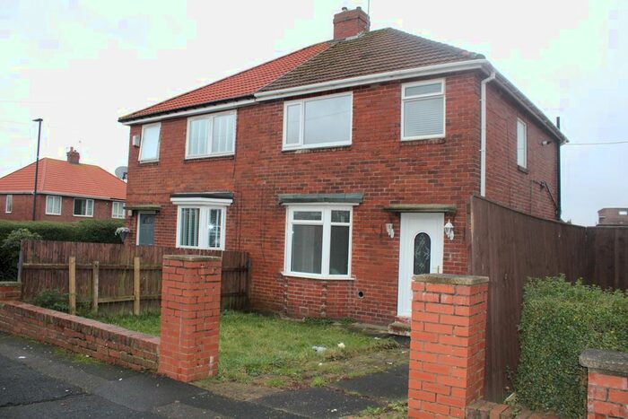 Semi-Detached House To Rent In The Grove, West Denton, Newcastle Upon Tyne, NE5