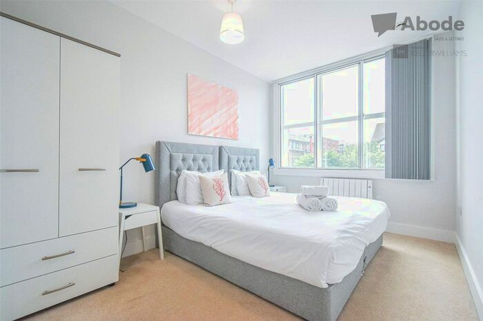 2 Bedroom Flat To Rent In Nobel Drive, Harlington, Hayes UB3