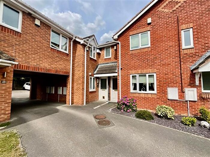 2 Bedroom Flat For Sale In Grange Farm Drive, Aston, Sheffield, S26
