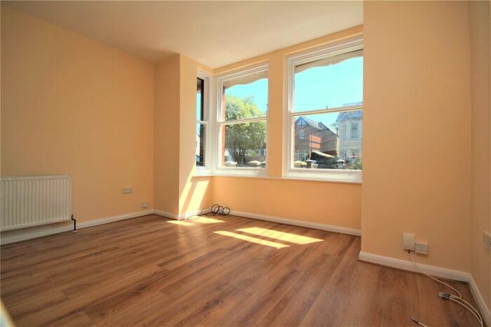 1 Bedroom Flat To Rent In Cowper Road, Worthing, West Sussex, BN11